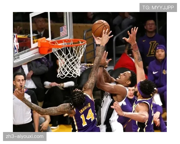 马刺团队篮球七人得分上双 传导球行云流水进攻流畅